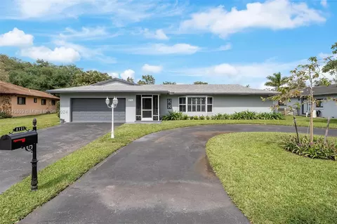 8721 SW 26th Ct, Davie, FL 33328