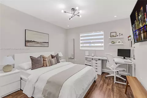 Bedroom - 824 W 73rd Pl, Hialeah, FL 33014 photo 1 of 5