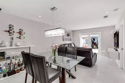 Dining - 824 W 73rd Pl, Hialeah, FL 33014 photo 1 of 2