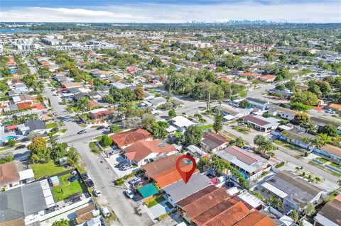 View/Area - 824 W 73rd Pl, Hialeah, FL 33014 photo 1 of 3