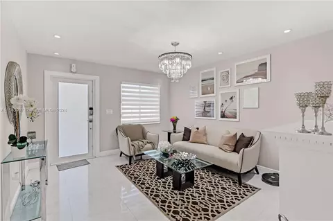 Living - 824 W 73rd Pl, Hialeah, FL 33014 photo 2 of 4