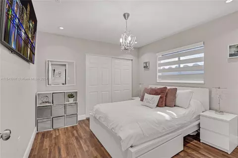 Bedroom - 824 W 73rd Pl, Hialeah, FL 33014 photo 5 of 5