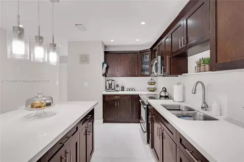 Kitchen - 824 W 73rd Pl, Hialeah, FL 33014 photo 3 of 3