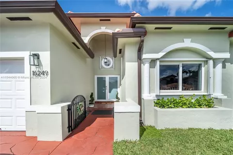 16249 SW 54th Ter, Miami, FL 33185