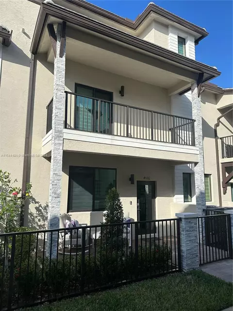 4536 NW 83rd Pkwy, Doral, FL 33166