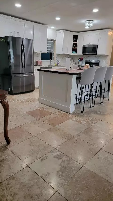 Kitchen - 108 Mitchell Dr, Brandon, FL 33511 photo 2 of 3