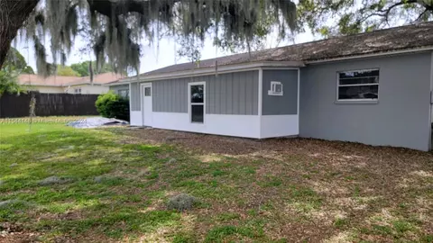 Exterior - 108 Mitchell Dr, Brandon, FL 33511 photo 3 of 5