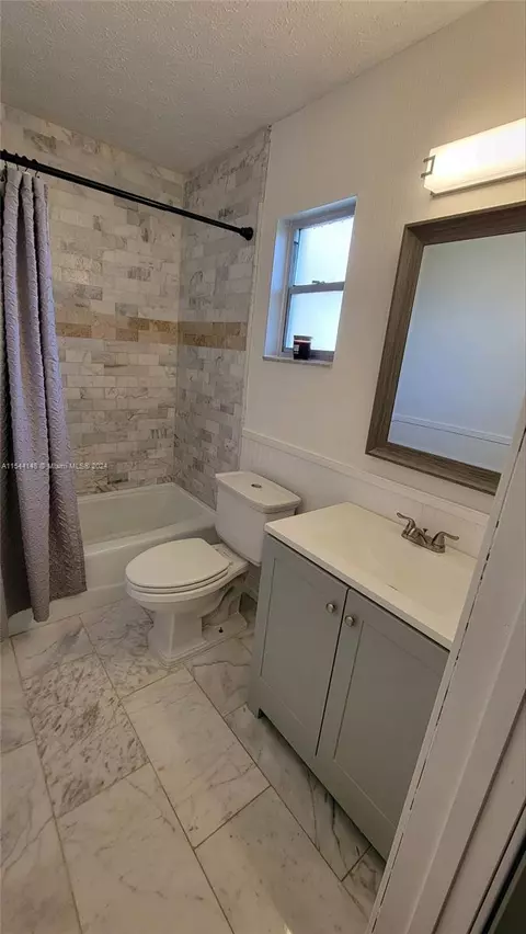 Bath - 108 Mitchell Dr, Brandon, FL 33511 photo 1 of 4