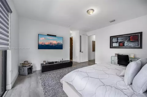 Bedroom - 9727 W 34th Ln, Hialeah, FL 33018 photo 2 of 5