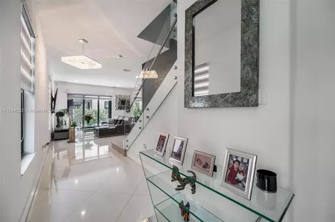 Entry Way - 9727 W 34th Ln, Hialeah, FL 33018 photo 1 of 4