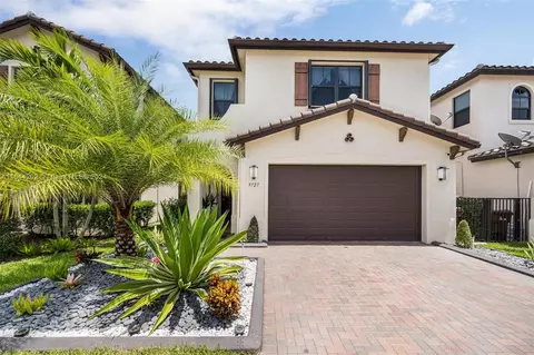 Exterior - 9727 W 34th Ln, Hialeah, FL 33018 photo 5 of 5
