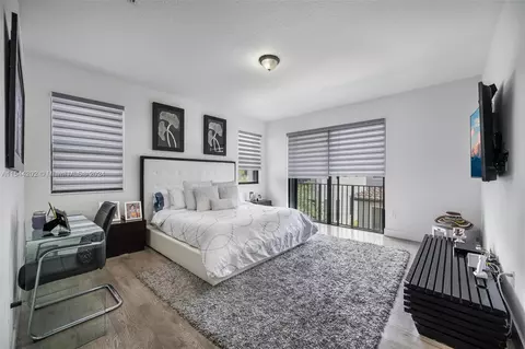 Bedroom - 9727 W 34th Ln, Hialeah, FL 33018 photo 1 of 5