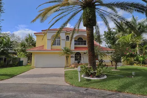 2701 Regalia Pl, Hollywood, FL 33026