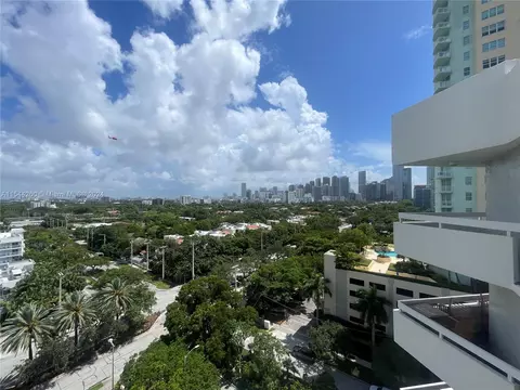 View/Area - 2501 Brickell Ave #1202, Miami, FL 33129 photo 7 of 8