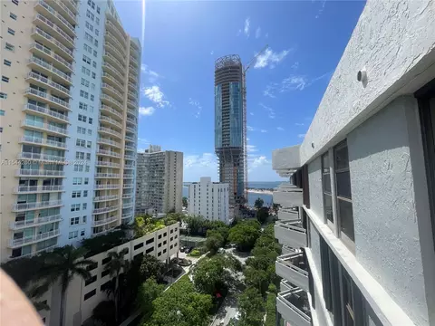 View/Area - 2501 Brickell Ave #1202, Miami, FL 33129 photo 6 of 8