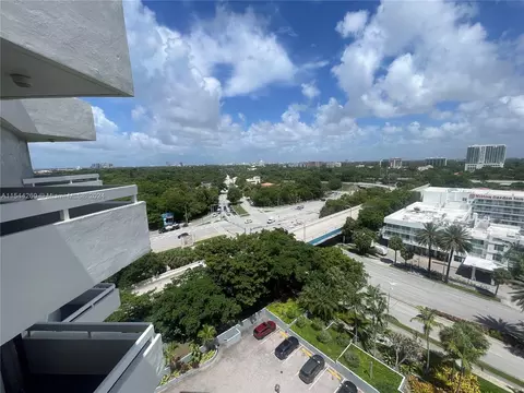View/Area - 2501 Brickell Ave #1202, Miami, FL 33129 photo 8 of 8