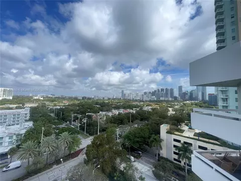 View/Area - 2501 Brickell Ave #1202, Miami, FL 33129 photo 3 of 8