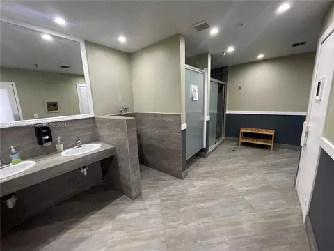 Bath - 2501 Brickell Ave #1202, Miami, FL 33129 photo 2 of 2