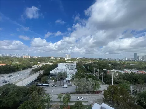 View/Area - 2501 Brickell Ave #1202, Miami, FL 33129 photo 4 of 8