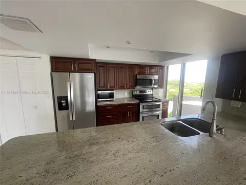 Kitchen - 2501 Brickell Ave #1202, Miami, FL 33129 photo 4 of 7