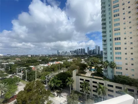 View/Area - 2501 Brickell Ave #1202, Miami, FL 33129 photo 1 of 8