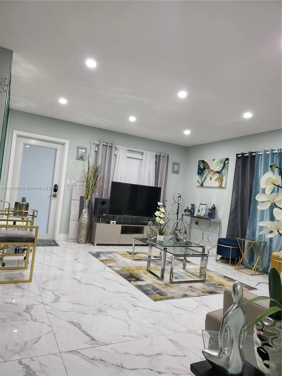 1747 Rodman St Unit 110  