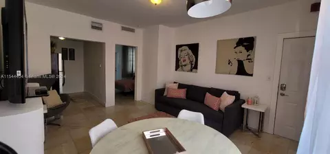 801 8th St #203, Miami Beach, FL 33139