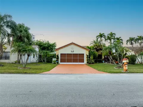 10610 NW 70 St, Tamarac, FL 33321