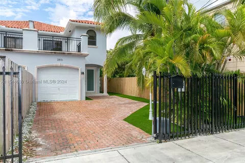 2810 SW 37th Ct #2810, Miami, FL 33134