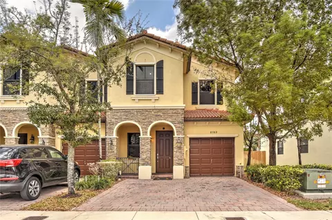 8789 NW 98th Ave, Doral, FL 33178