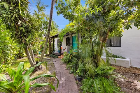 2510 Tequesta Ln, Coconut Grove, FL 33133