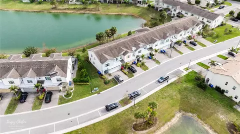 5012 Greenway Dr #5012, Hollywood, FL 33021