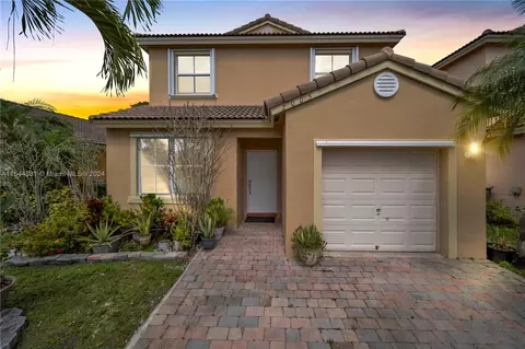 2005 SE 15th St, Homestead, FL 33035