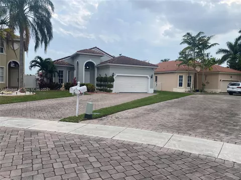 3706 NE 15th St, Homestead, FL 33033
