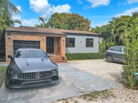 2507 NE 182nd St, North Miami Beach, FL 33160