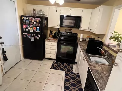 408 NW 68th Ave #203, Plantation, FL 33317