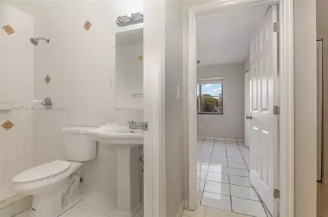 7500 W 29th Ave, Hialeah, FL 33018 photo 9