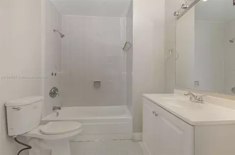 7500 W 29th Ave, Hialeah, FL 33018 photo 12