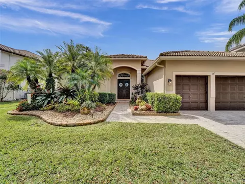 4040 Sanderling Ln, Weston, FL 33331