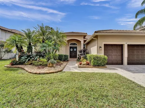 4040 Sanderling Ln, Weston, FL 33331