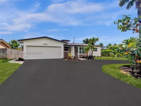 4440 NE 16th Ave, Oakland Park, FL 33334