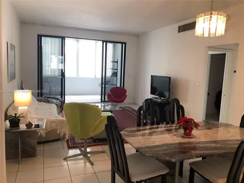 5005 Collins Ave #1523, Miami Beach, FL 33140