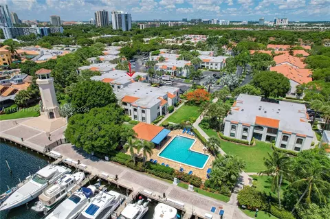 3552 Magellan Cir #121, Aventura, FL 33180