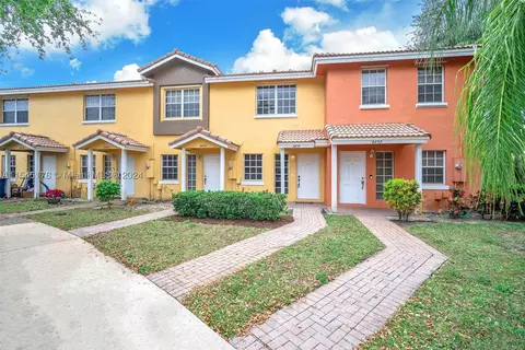 6836 Sienna Club Dr, Lauderhill, FL 33319