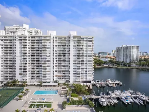 18081 Biscayne Blvd #501, Aventura, FL 33160