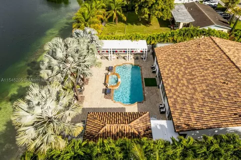 7720 SW 137th Ct, Miami, FL 33183