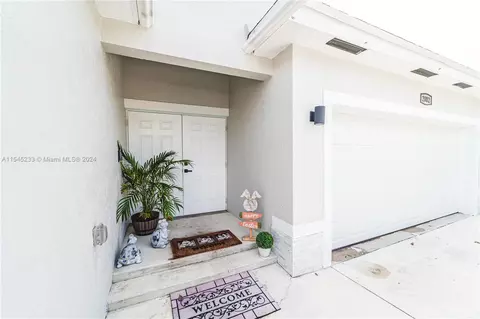 2802 Washington Dr, Fort Lauderdale, FL 33311