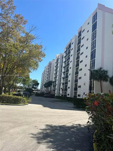 16909 N Bay Rd #116, Sunny Isles Beach, FL 33160