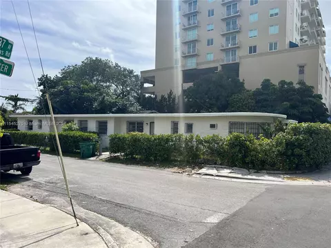 3690 SW 9th Ter, Miami, FL 33135