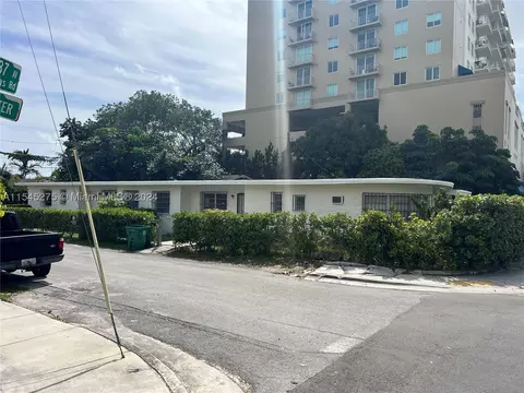 3690 SW 9th Ter, Miami, FL 33135